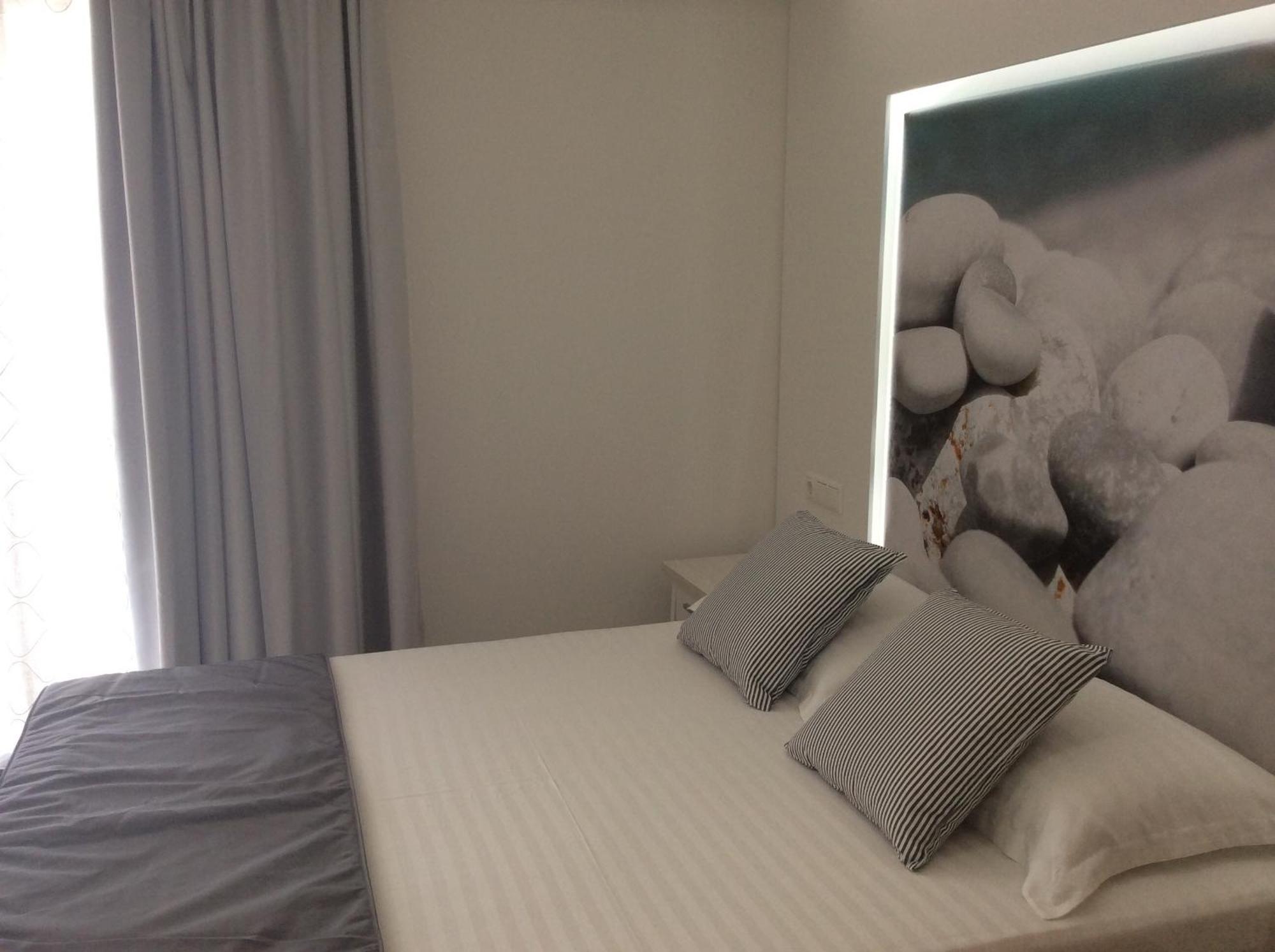 Muses Studios Potos Room photo